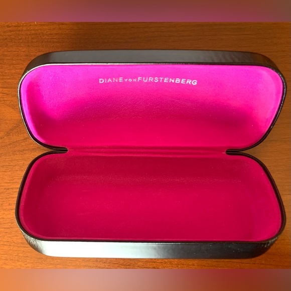 Diane Von Furstenberg black leather large size hard sunglasses case like new - Picture 4 of 8